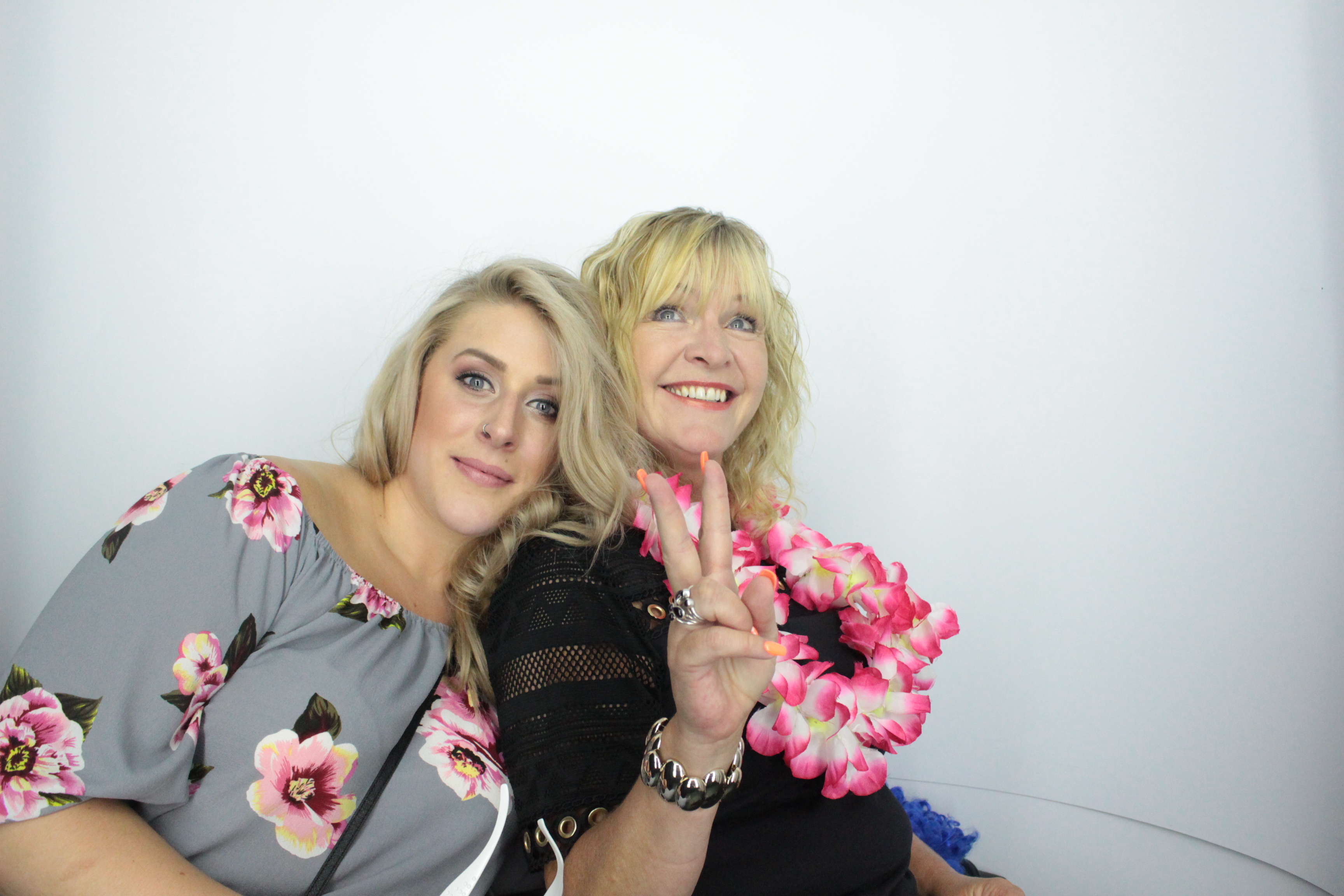 Martin & Colleen’s Joint 50th | View more photos from the event at gallery.myphotoboothexperience.co.uk/u/MyPhotoBoothExperienceLtd/Martin-Colleen’s-Joint-50th